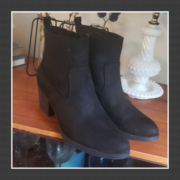 Old Navy Shoes - Old navy boots size 10. (Bin 4)